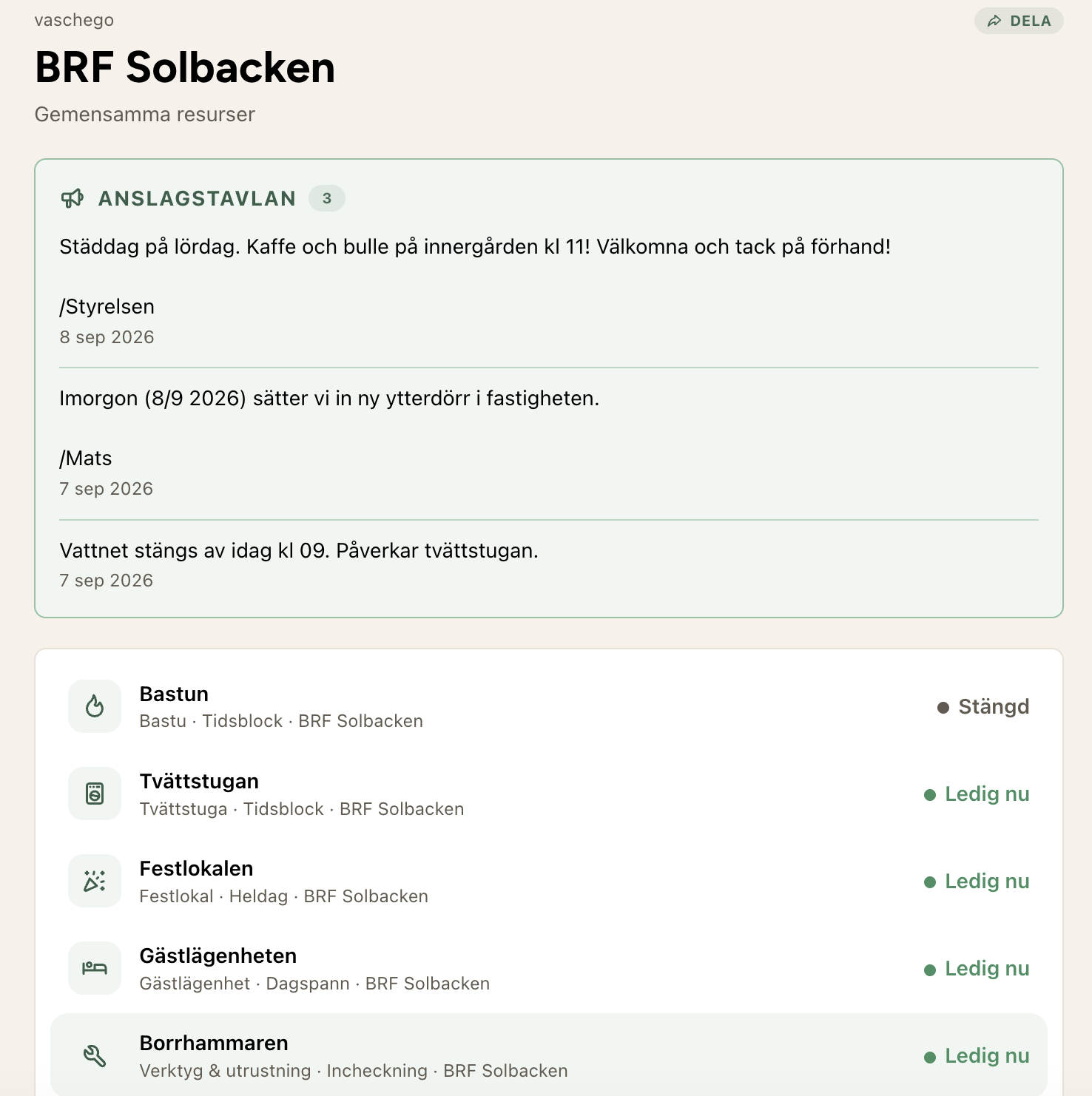 Anslagstavlan på föreningssidan för BRF Solbacken, med tre anslag och resurslistan under