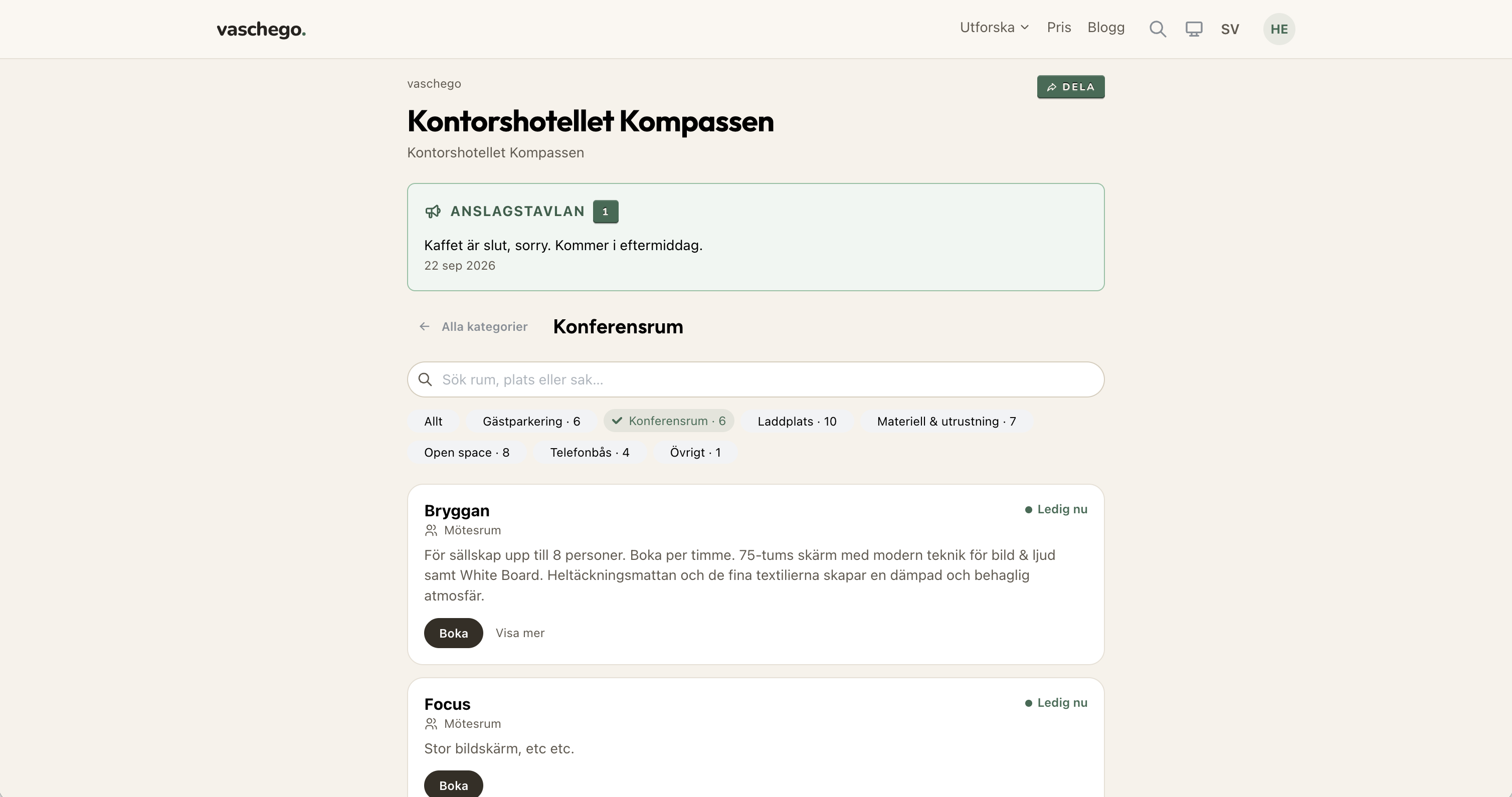 Kategorin Konferensrum med rummen som kort och en Boka-knapp per rum