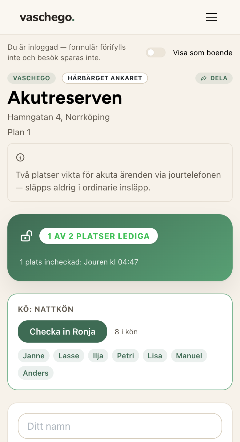 Den kopplade resursen Akutreserven — panelen ”Kö: Nattkön” med knappen Checka in Ronja, de nästkommande namnen som knappar och räknaren 8 i kön