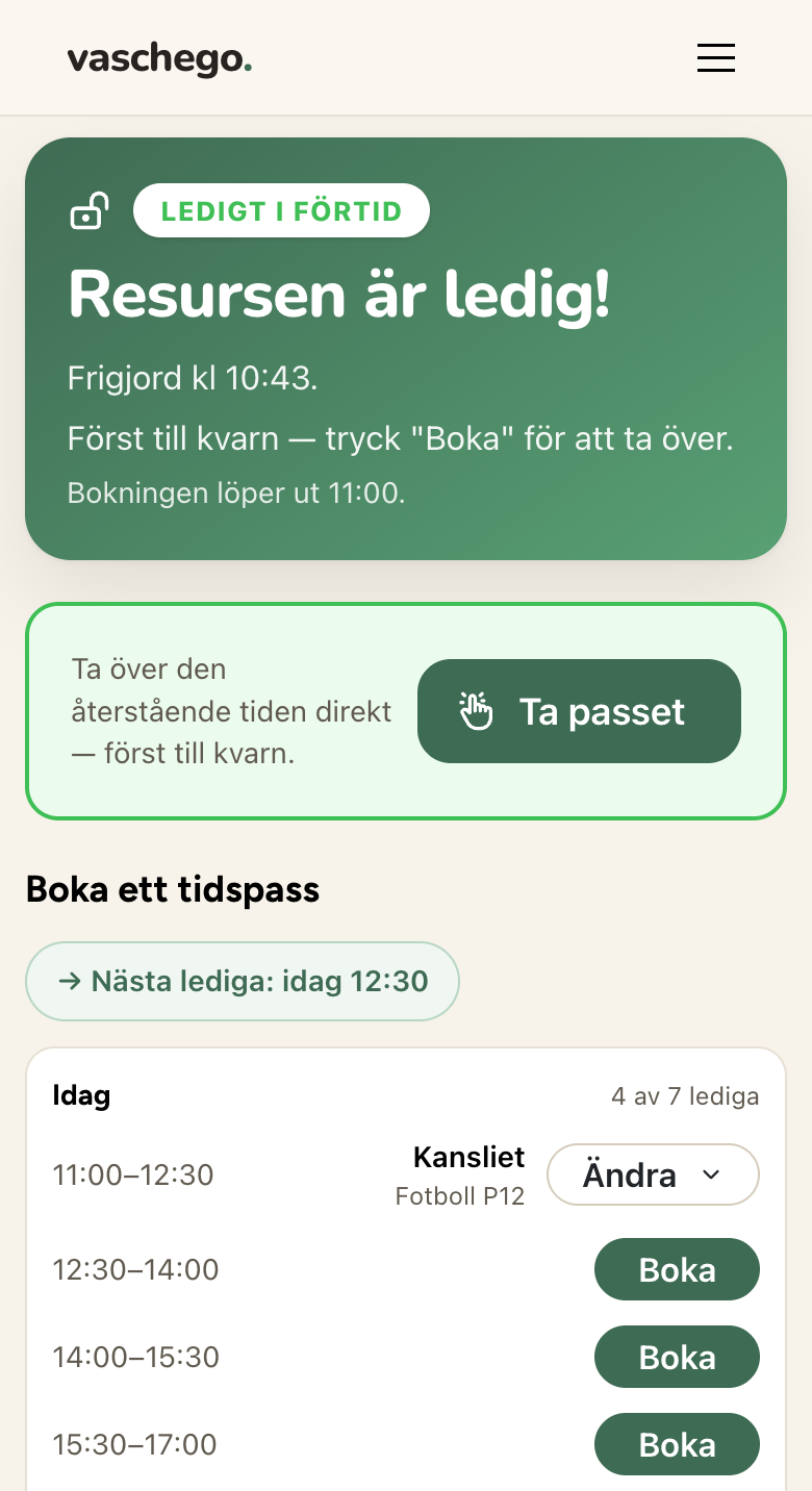 Samma hallsida med kansliets bokningsvy